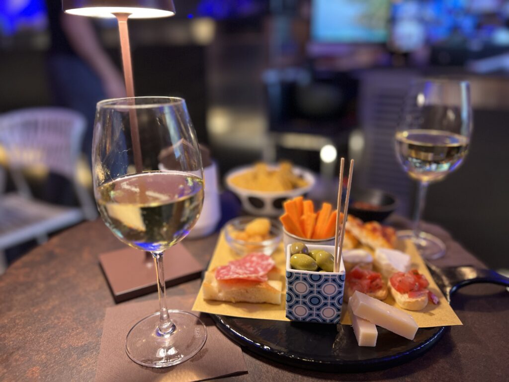 Apericena in Italy with Jamie Knee, Petite Wine Traveler