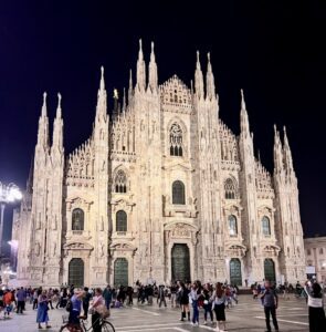 Milan Wine Travel at the Duomo